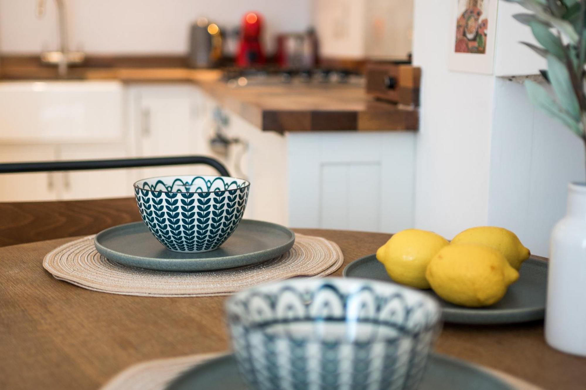 Charming 2-Bed Flat In The Heart Of Nottinghill - Steps From Portobello Rd Market And Nottinghill Bookshop Lägenhet London Exteriör bild