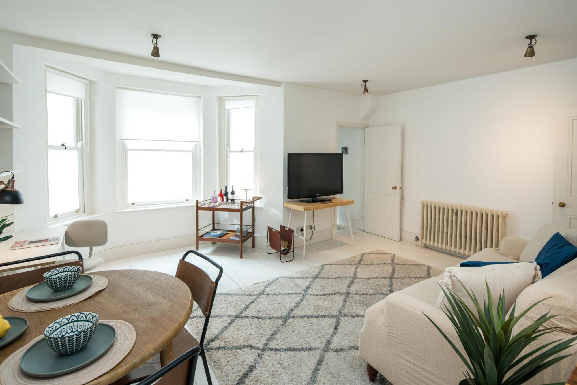 Charming 2-Bed Flat In The Heart Of Nottinghill - Steps From Portobello Rd Market And Nottinghill Bookshop Lägenhet London Exteriör bild