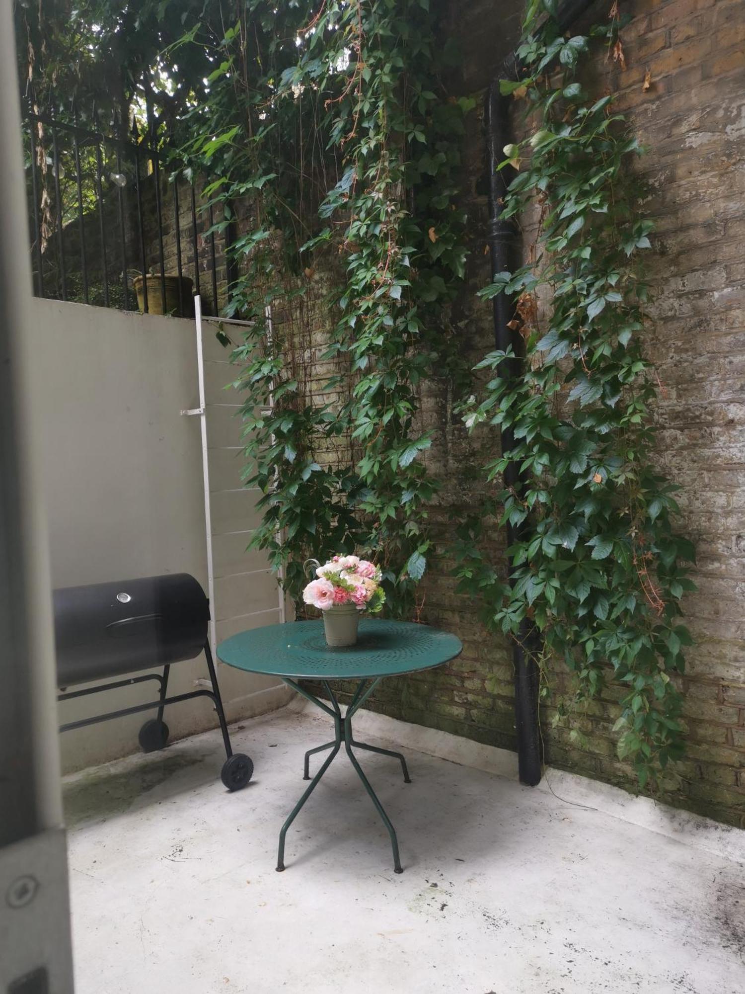 Charming 2-Bed Flat In The Heart Of Nottinghill - Steps From Portobello Rd Market And Nottinghill Bookshop Lägenhet London Exteriör bild